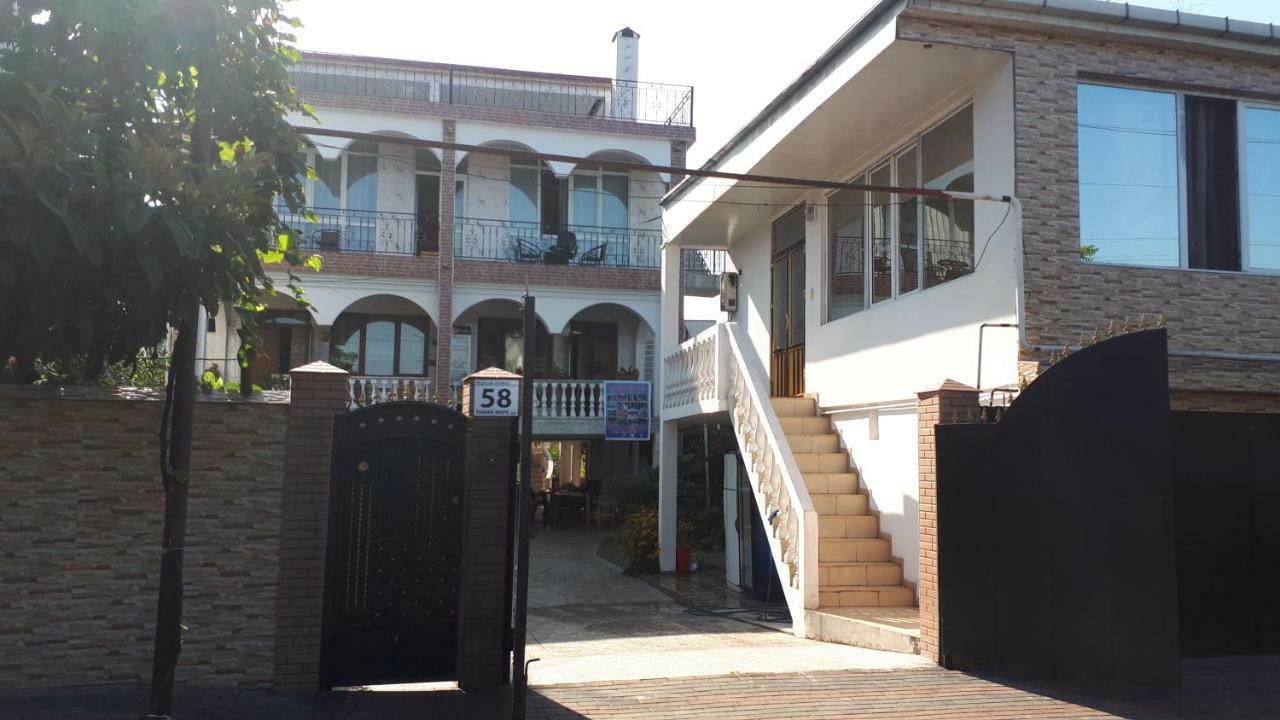 Merab House Batumi Exterior photo