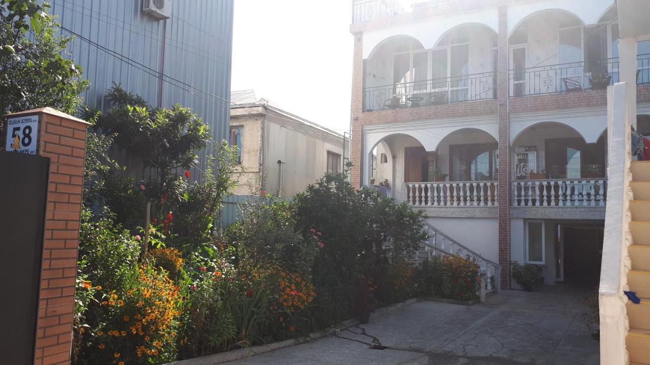Merab House Batumi Exterior photo